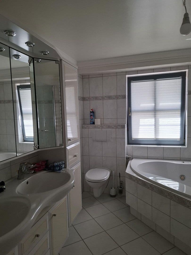 Pronájem bytu 2+1 75 m², Wimsheim, Bádensko-Württembersko Pronájem bytu 2+1 75 m², Wimsheim, Bádensko-Württembersko