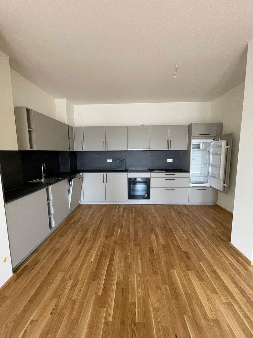 Pronájem bytu 2+1 77 m², Leonhardstr. 29, Nürnberg, Bavorsko Pronájem bytu 2+1 77 m², Leonhardstr. 29, Nürnberg, Bavorsko