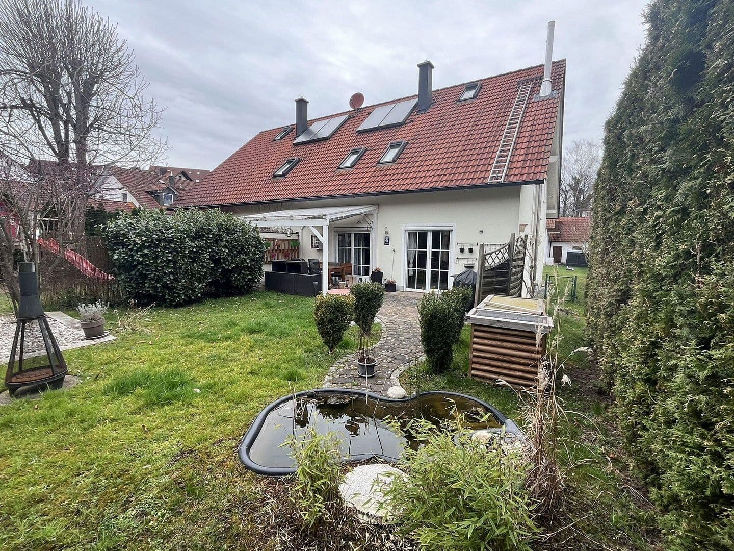 Prodej domu 135 m², pozemek 350 m², Avisgrund 20A, Hettenshausen, Bavorsko Prodej domu 135 m², pozemek 350 m², Avisgrund 20A, Hettenshausen, Bavorsko