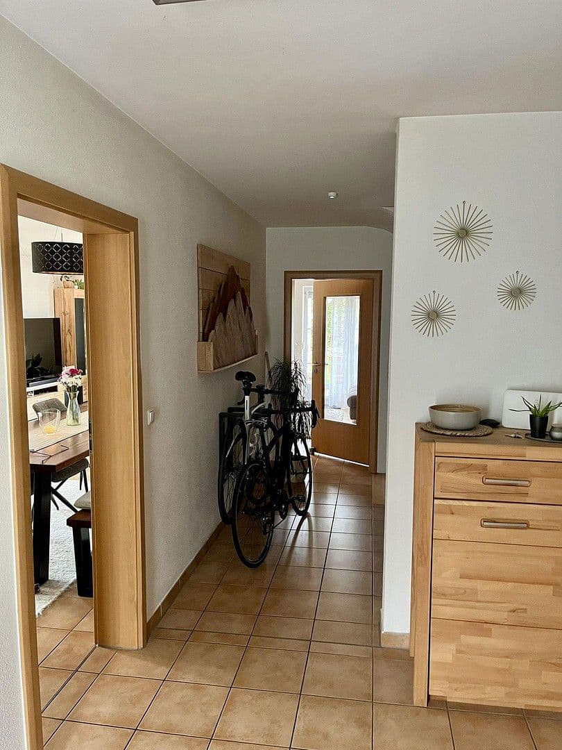 Prodej domu 135 m², pozemek 350 m², Avisgrund 20A, Hettenshausen, Bavorsko Prodej domu 135 m², pozemek 350 m², Avisgrund 20A, Hettenshausen, Bavorsko