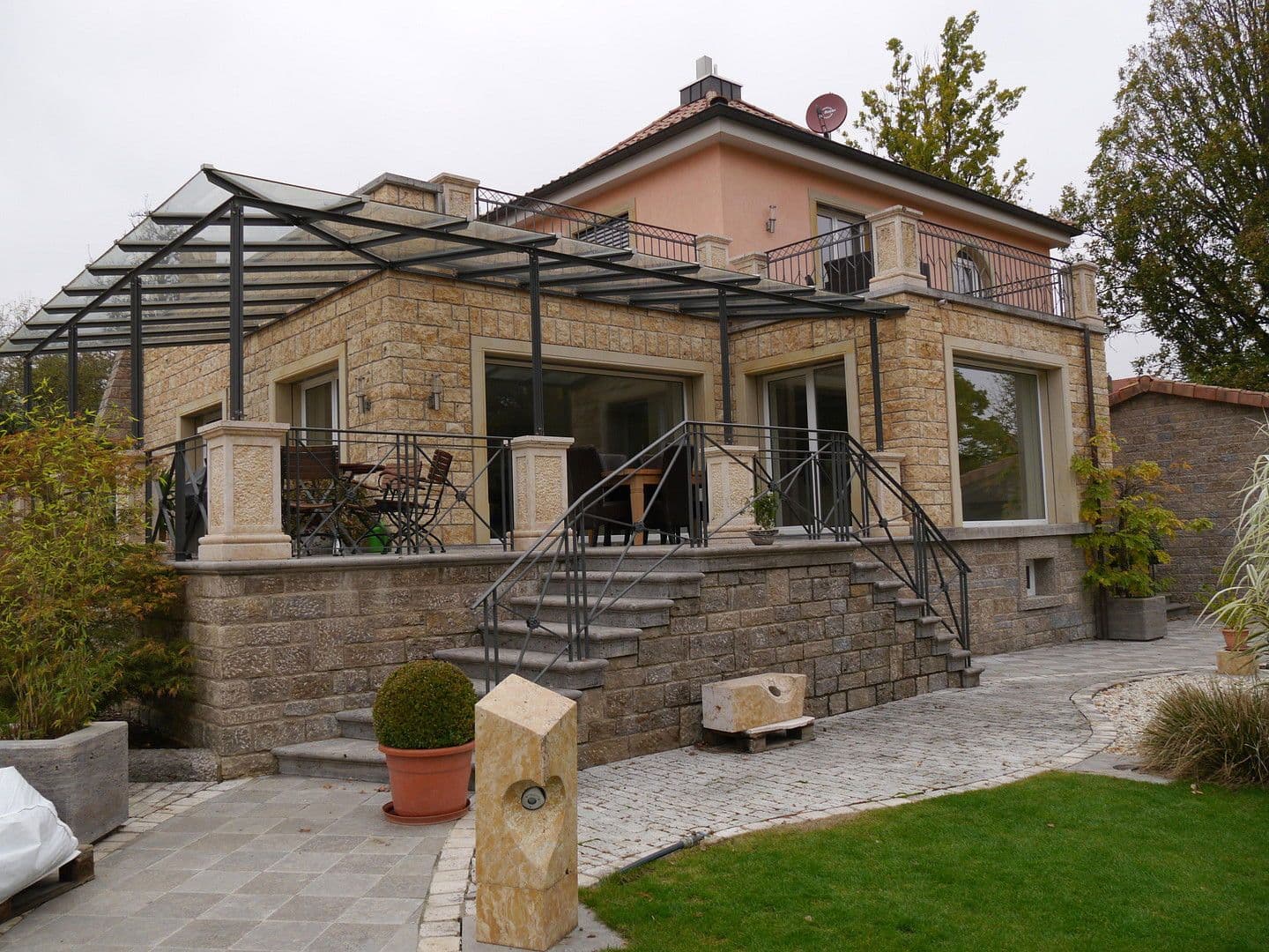 Prodej domu 229 m², pozemek 2.360 m², Kirchheim, Bavorsko Prodej domu 229 m², pozemek 2.360 m², Kirchheim, Bavorsko