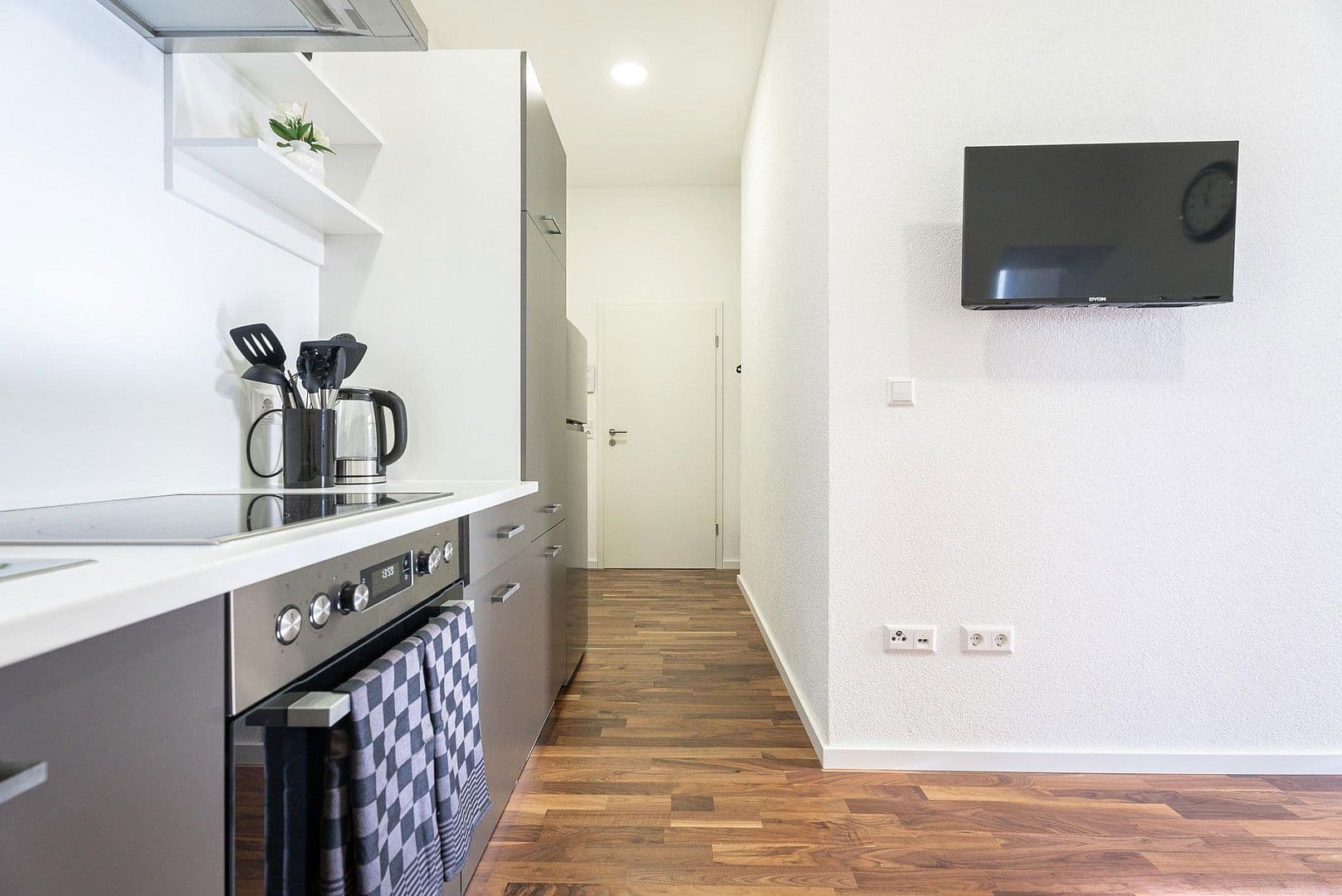 Pronájem bytu 3+1 50 m², Wilhelmstrasse 11, Heilbronn, Bádensko-Württembersko Pronájem bytu 3+1 50 m², Wilhelmstrasse 11, Heilbronn, Bádensko-Württembersko