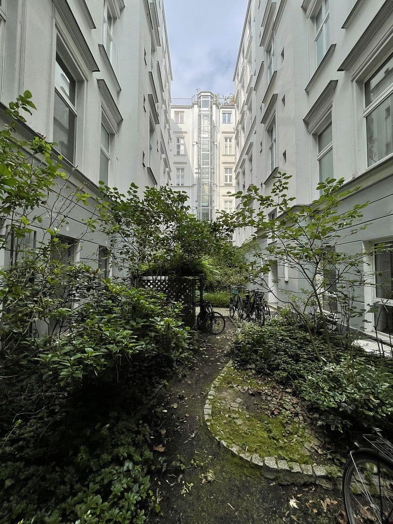 Prodej bytu 2+1 75 m², Keithstraße 16, Berlin, Berlín Prodej bytu 2+1 75 m², Keithstraße 16, Berlin, Berlín