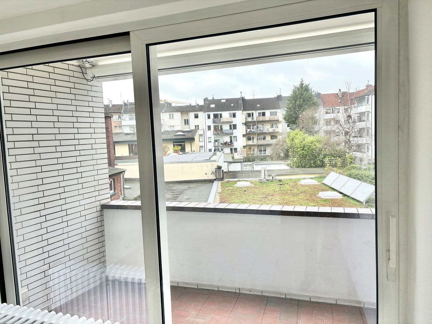 Pronájem bytu 2+1 52 m², Schloßstraße 58, Düsseldorf, Severní Porýní-Vestfálsko Pronájem bytu 2+1 52 m², Schloßstraße 58, Düsseldorf, Severní Porýní-Vestfálsko