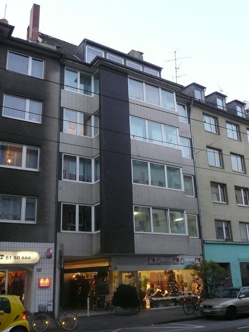 Pronájem bytu 2+1 52 m², Schloßstraße 58, Düsseldorf, Severní Porýní-Vestfálsko Pronájem bytu 2+1 52 m², Schloßstraße 58, Düsseldorf, Severní Porýní-Vestfálsko