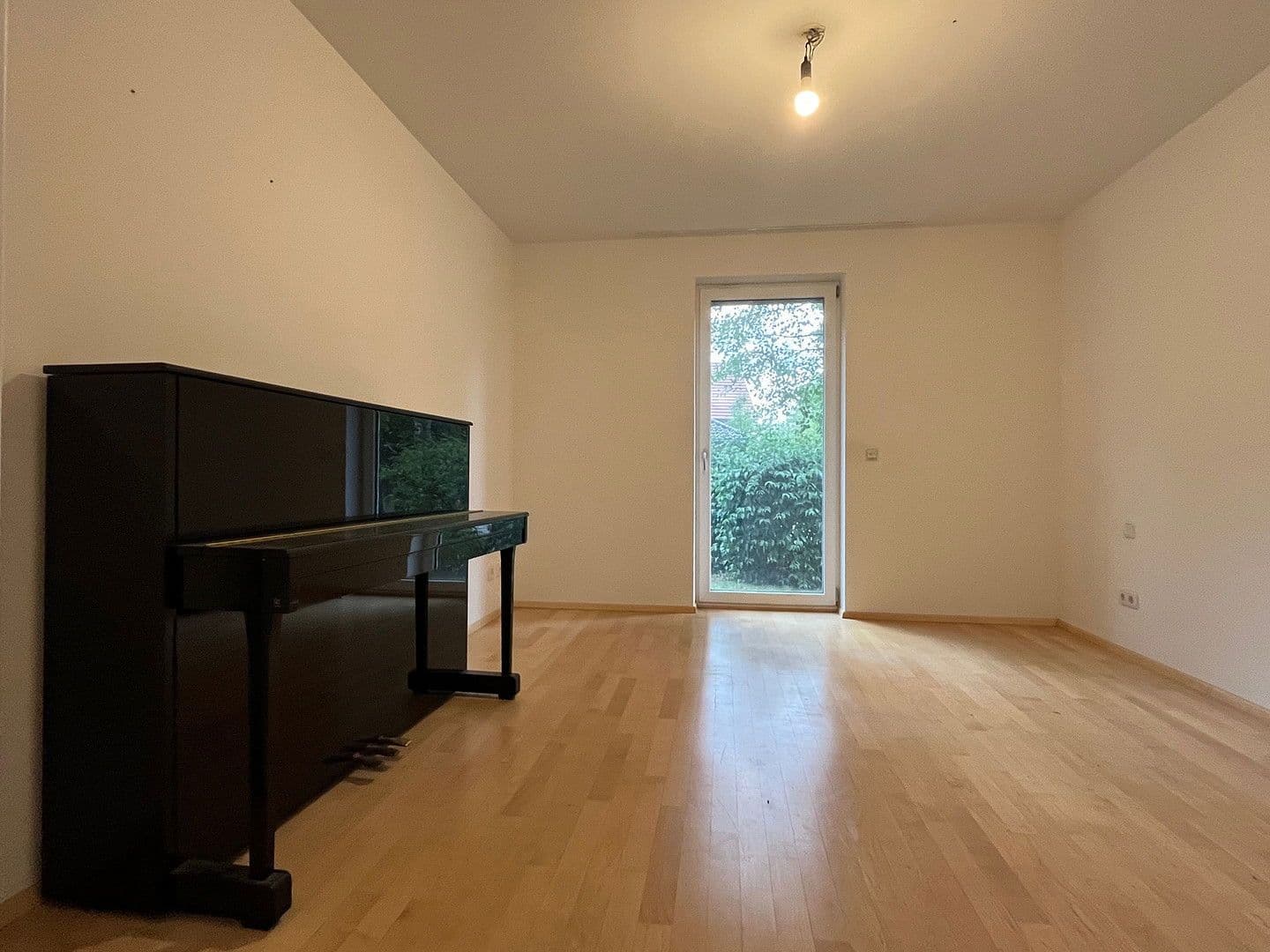 Pronájem bytu 3+1 90 m², Niedermayerstr. 62, Landshut, Bavorsko Pronájem bytu 3+1 90 m², Niedermayerstr. 62, Landshut, Bavorsko