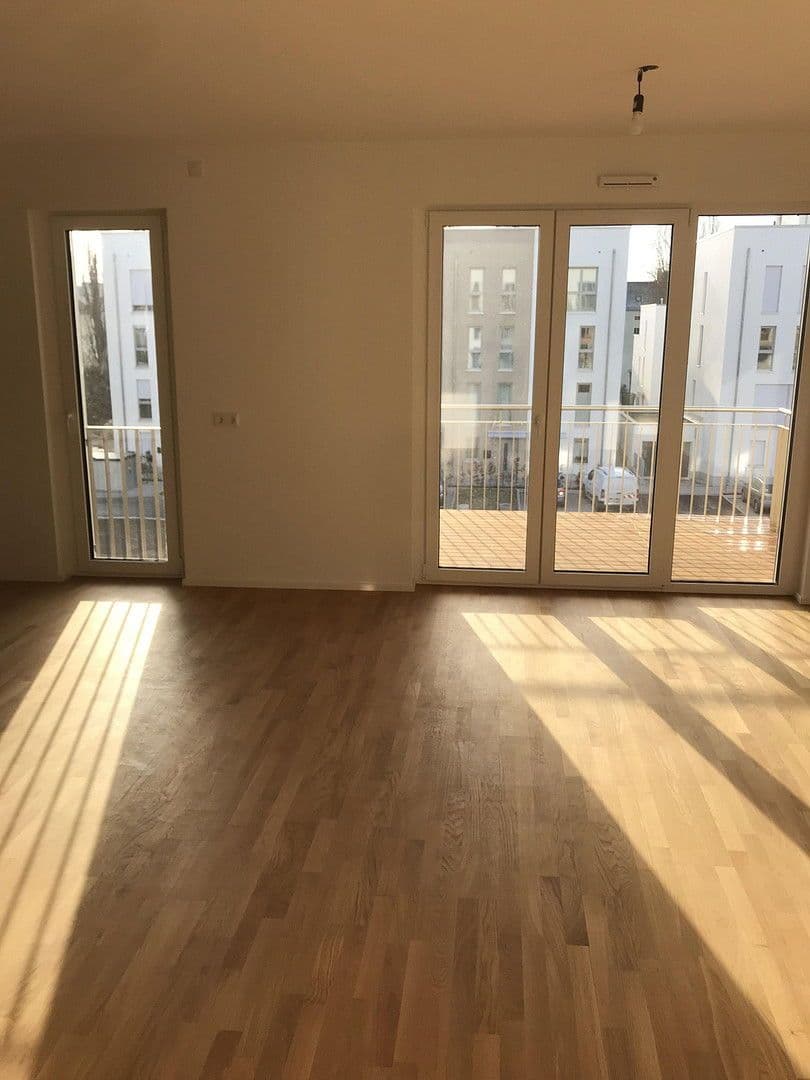 Pronájem bytu 3+1 82 m², Regensburg, Bavorsko Pronájem bytu 3+1 82 m², Regensburg, Bavorsko