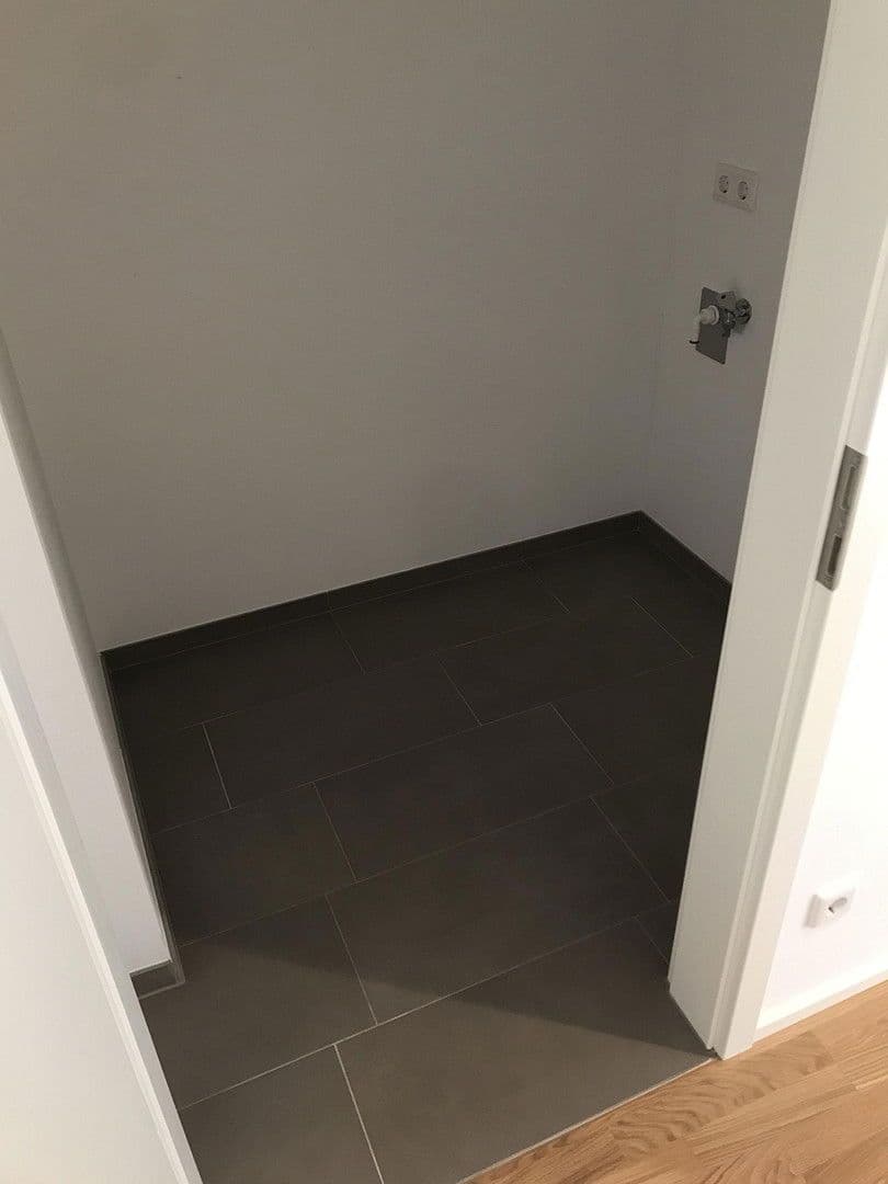 Pronájem bytu 3+1 82 m², Regensburg, Bavorsko Pronájem bytu 3+1 82 m², Regensburg, Bavorsko