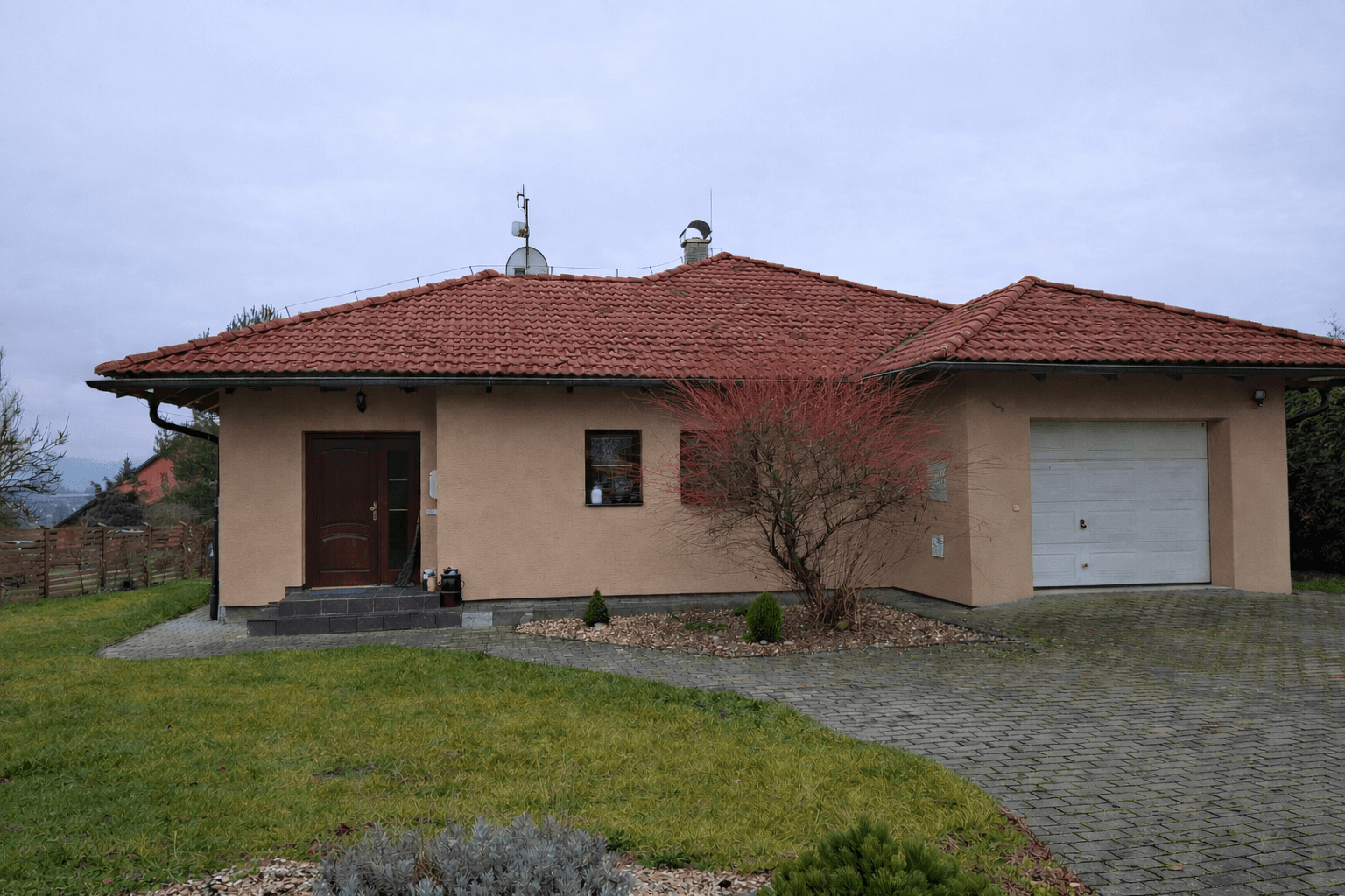 Prodej domu 228 m², pozemek 1.067 m², Zašová, Zlínský kraj Prodej domu 228 m², pozemek 1.067 m², Zašová, Zlínský kraj