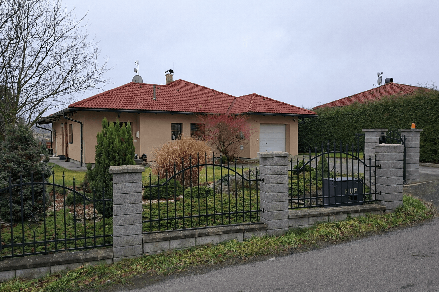 Prodej domu 228 m², pozemek 1.067 m², Zašová, Zlínský kraj Prodej domu 228 m², pozemek 1.067 m², Zašová, Zlínský kraj