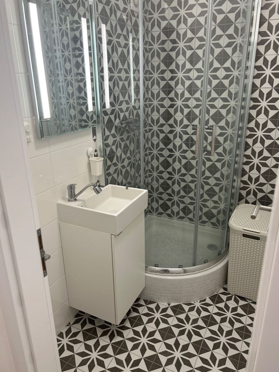 Pronájem bytu 2+kk 48 m², Ciolkovského, Praha, Praha Pronájem bytu 2+kk 48 m², Ciolkovského, Praha, Praha