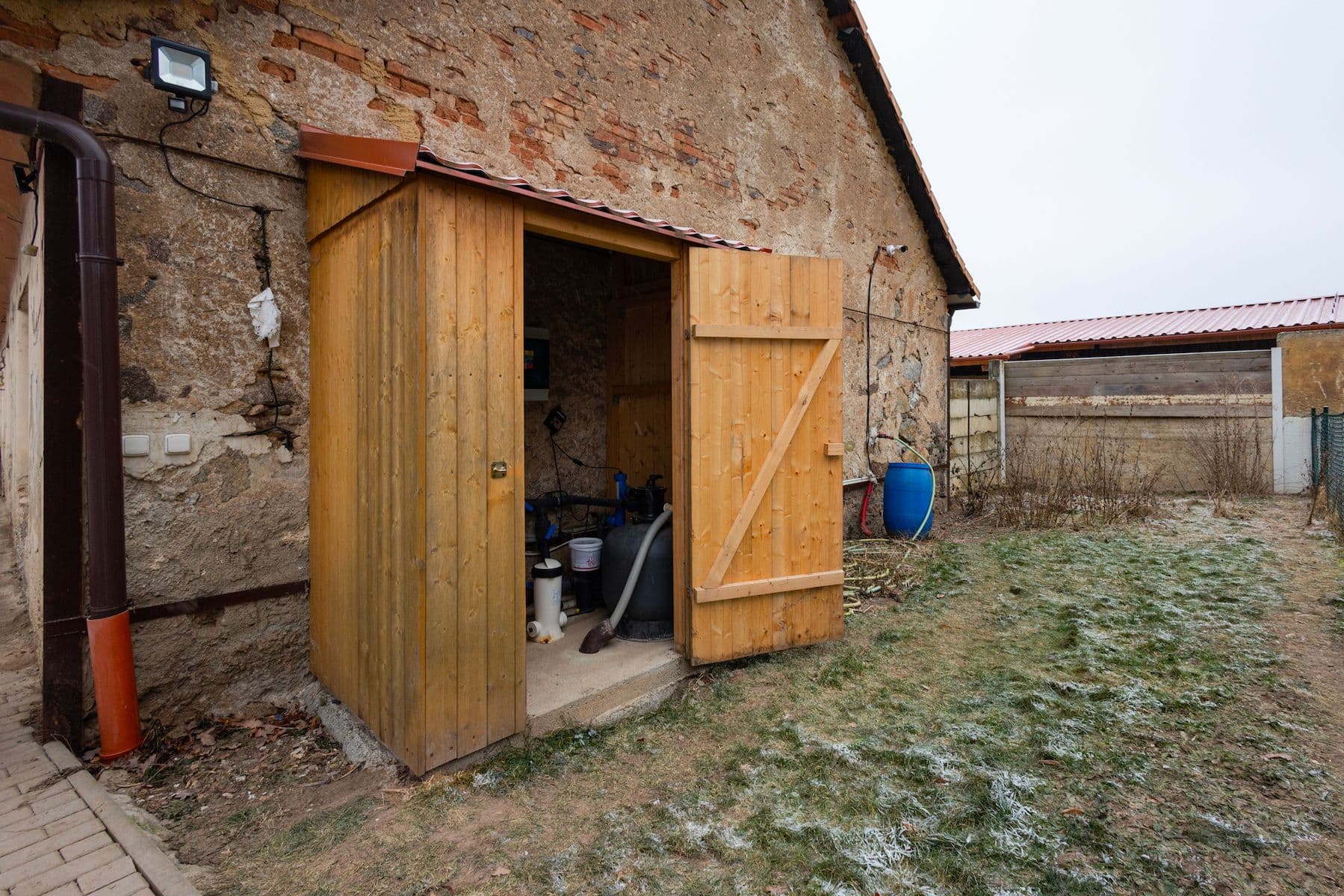 Prodej domu 85 m², pozemek 1.200 m², Krátká, Jesenice, Středočeský kraj Prodej domu 85 m², pozemek 1.200 m², Krátká, Jesenice, Středočeský kraj