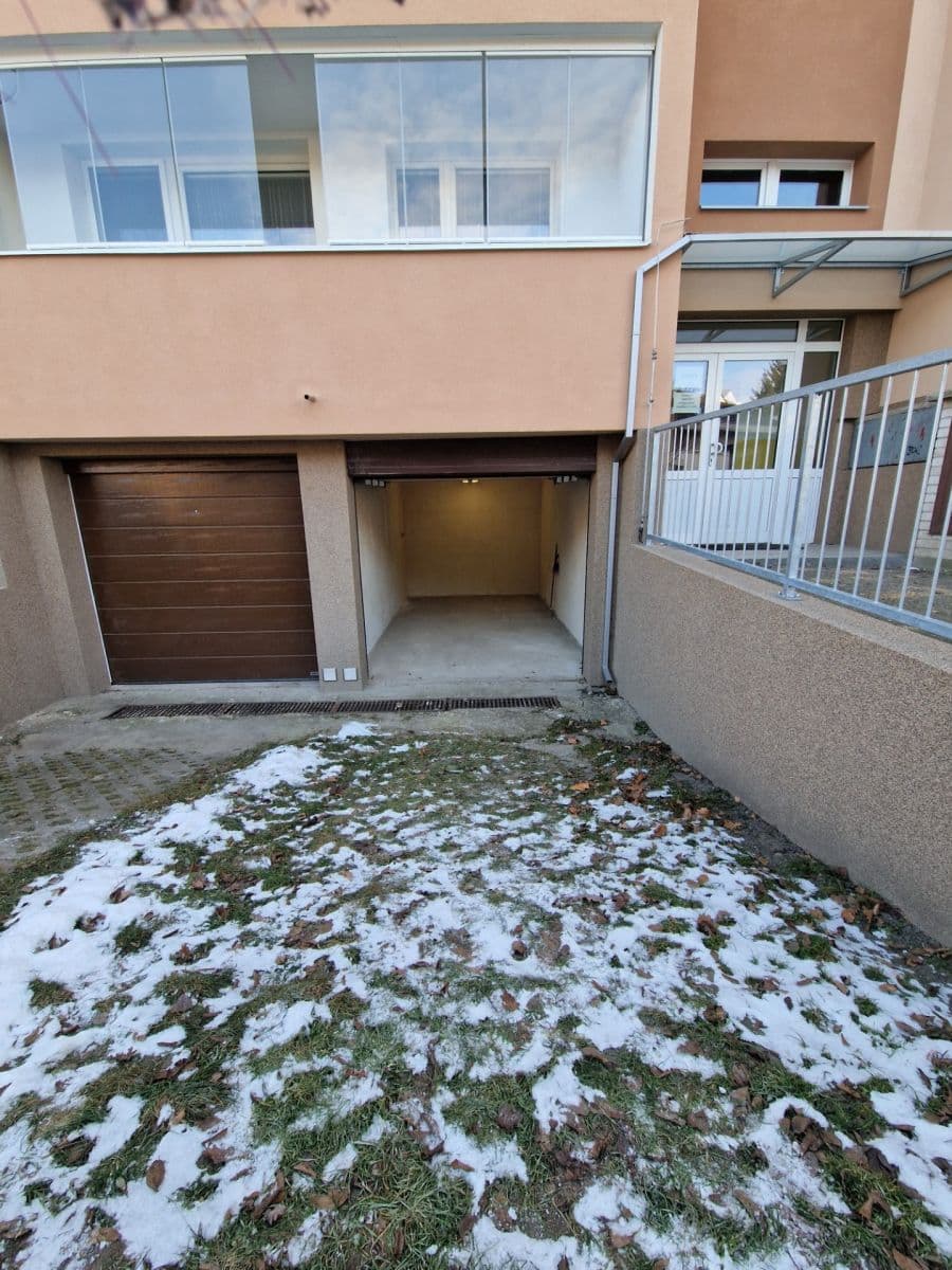 Pronájem garáže 18 m², Lysá nad Labem, Středočeský kraj Pronájem garáže 18 m², Lysá nad Labem, Středočeský kraj