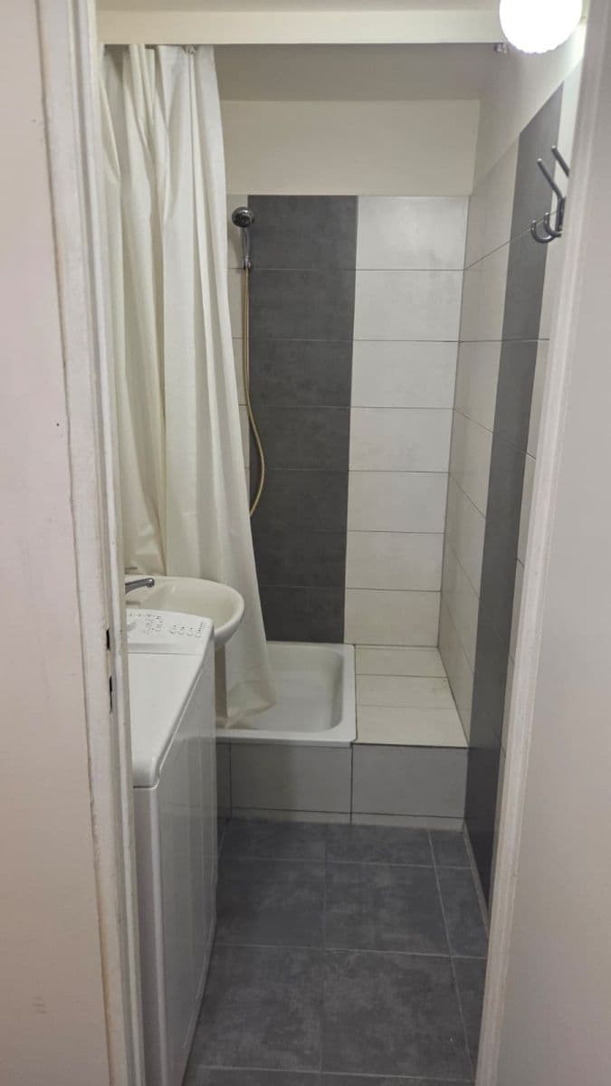 Pronájem bytu 1+kk 30 m², Hekrova, Praha, Praha Pronájem bytu 1+kk 30 m², Hekrova, Praha, Praha