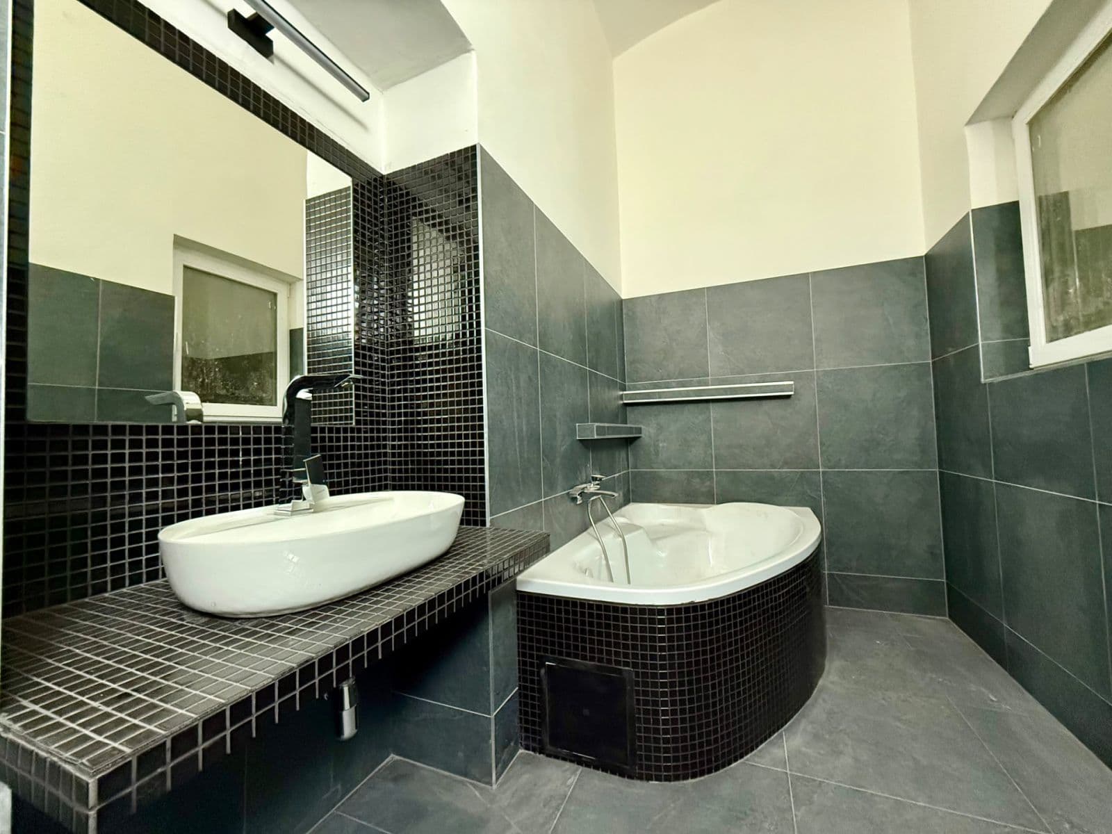 Pronájem bytu 5+1 166 m², Zámecká, Ostrava, Moravskoslezský kraj Pronájem bytu 5+1 166 m², Zámecká, Ostrava, Moravskoslezský kraj