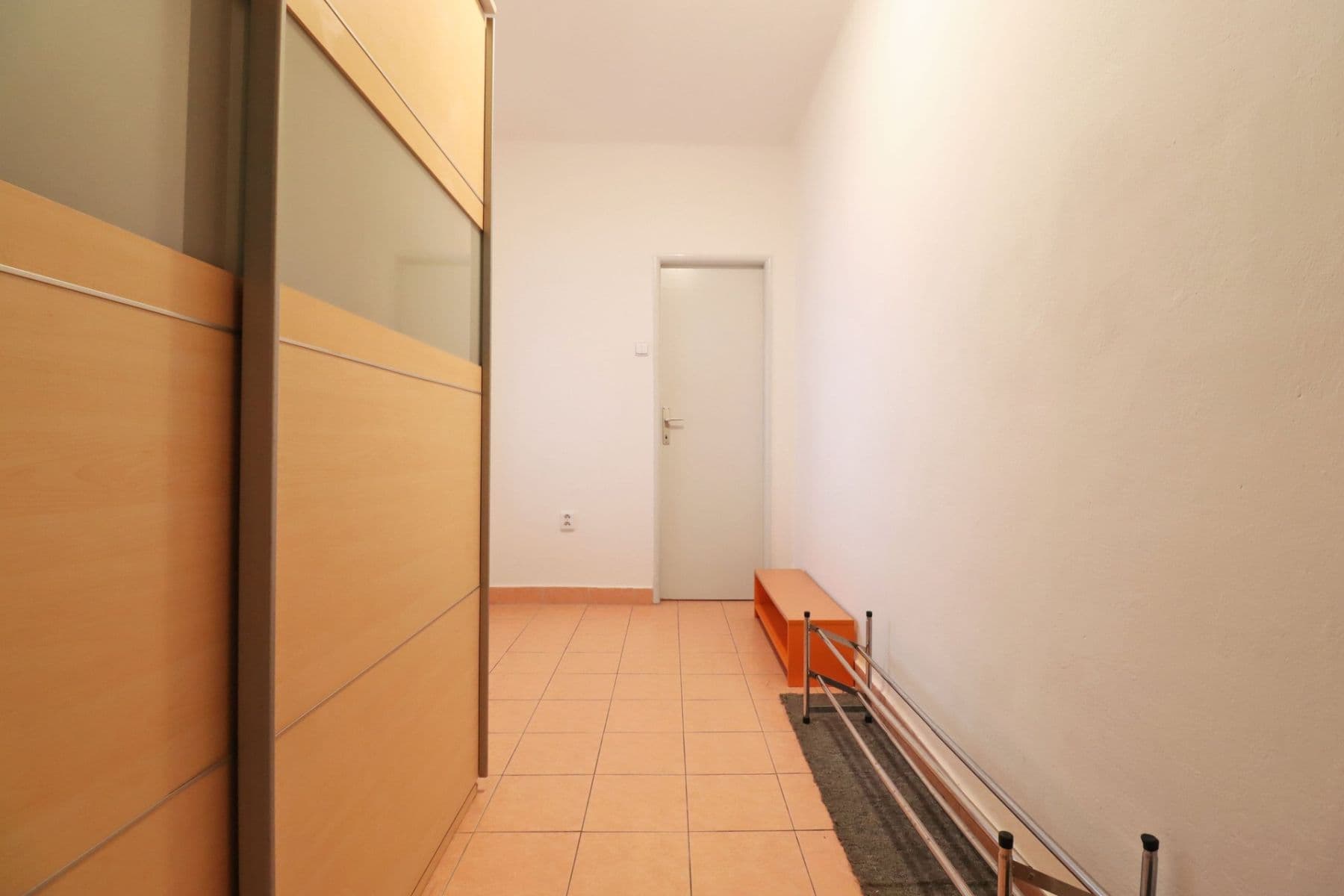 Pronájem bytu 2+kk 49 m², Červené Vršky, Benešov, Středočeský kraj Pronájem bytu 2+kk 49 m², Červené Vršky, Benešov, Středočeský kraj