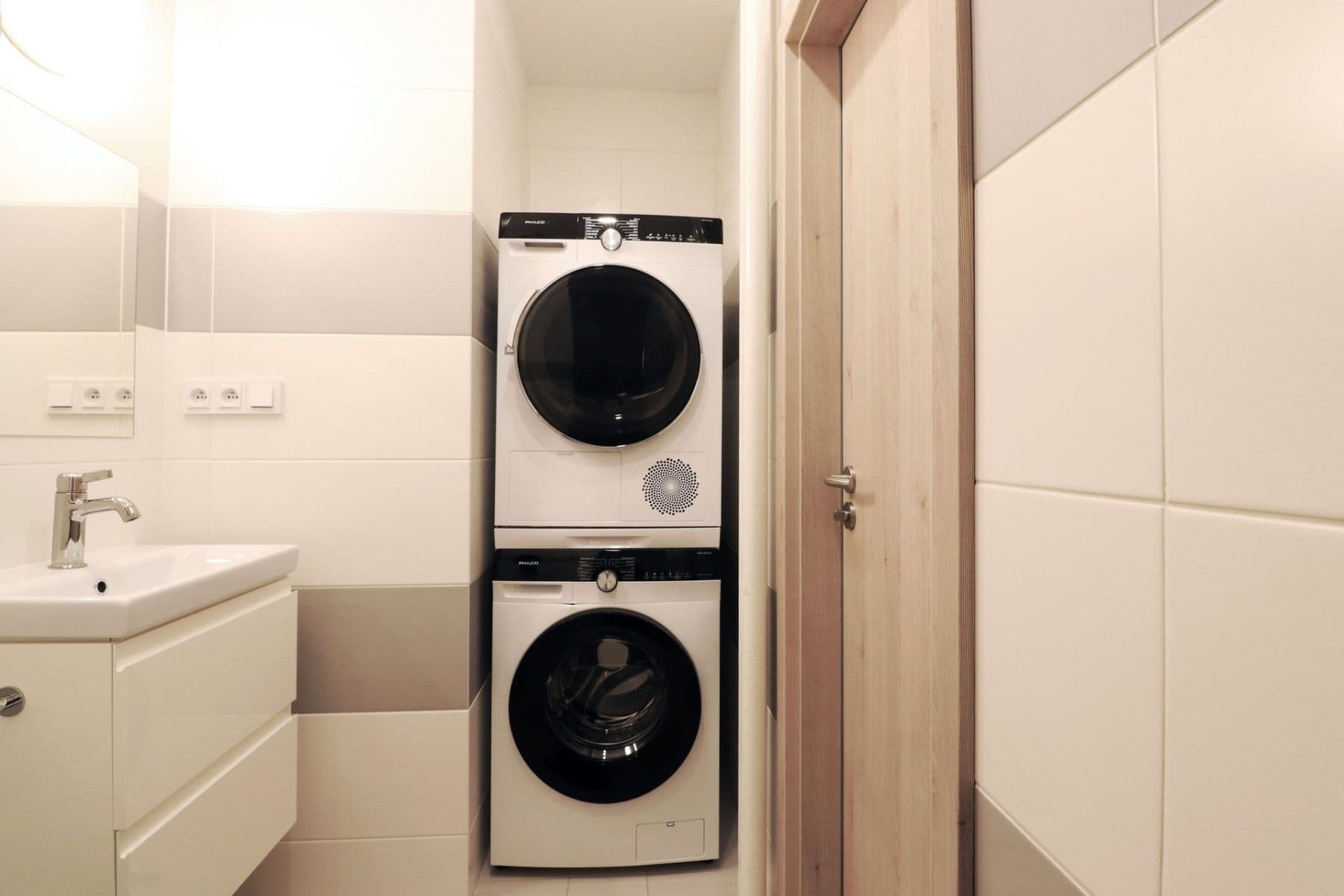 Pronájem bytu 2+kk 37 m², Topolová, Praha, Praha Pronájem bytu 2+kk 37 m², Topolová, Praha, Praha