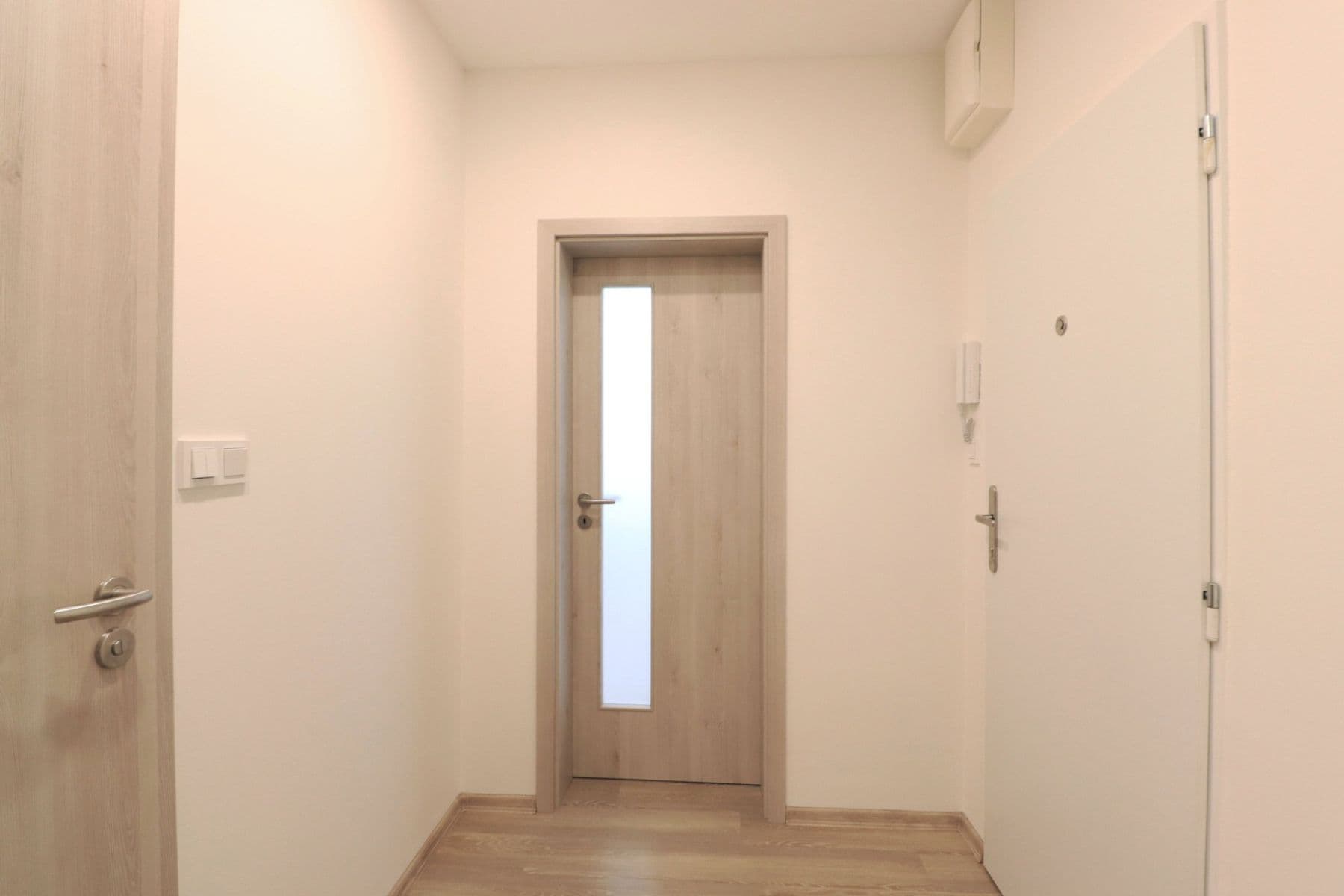 Pronájem bytu 2+kk 37 m², Topolová, Praha, Praha Pronájem bytu 2+kk 37 m², Topolová, Praha, Praha