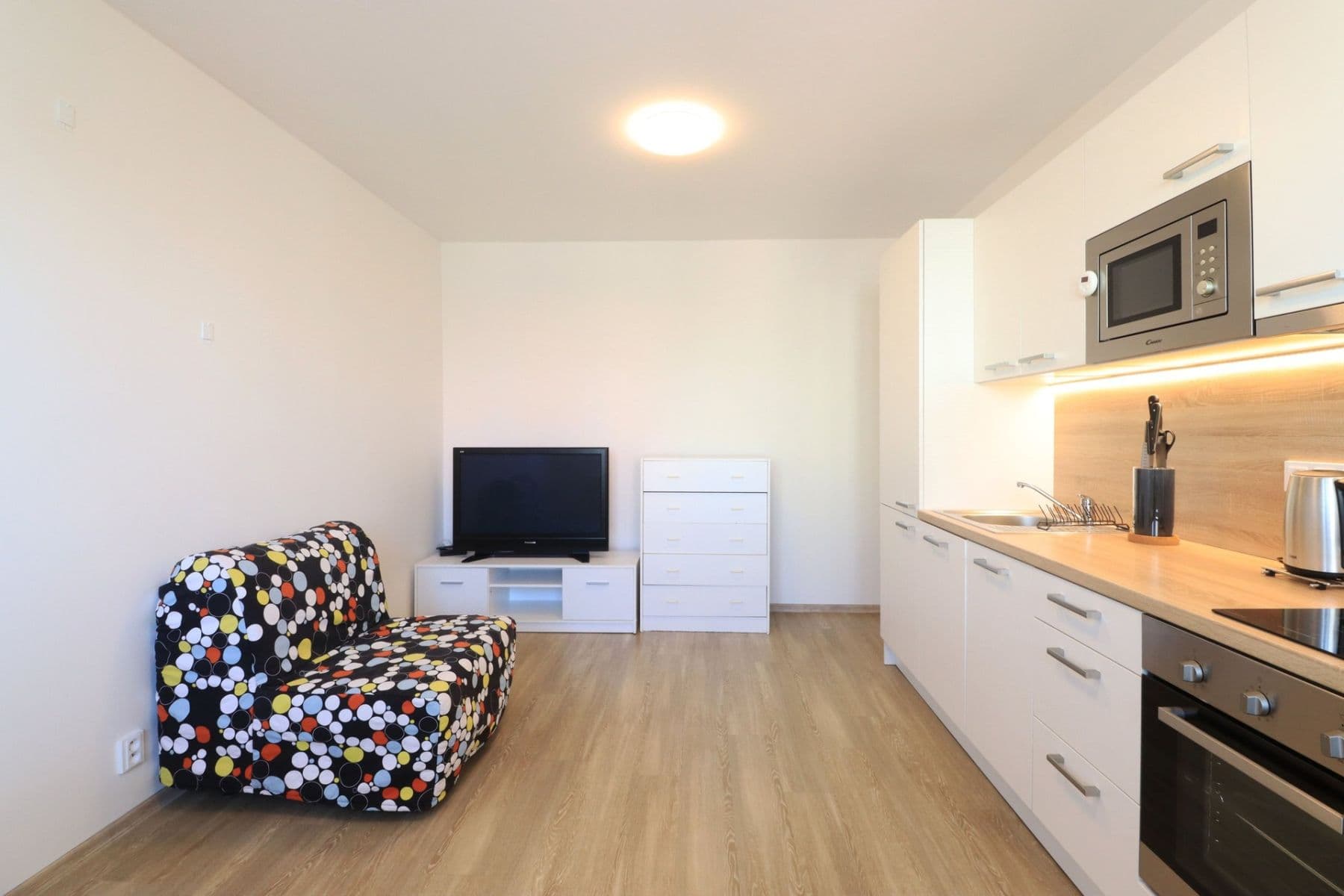 Pronájem bytu 2+kk 37 m², Topolová, Praha, Praha Pronájem bytu 2+kk 37 m², Topolová, Praha, Praha