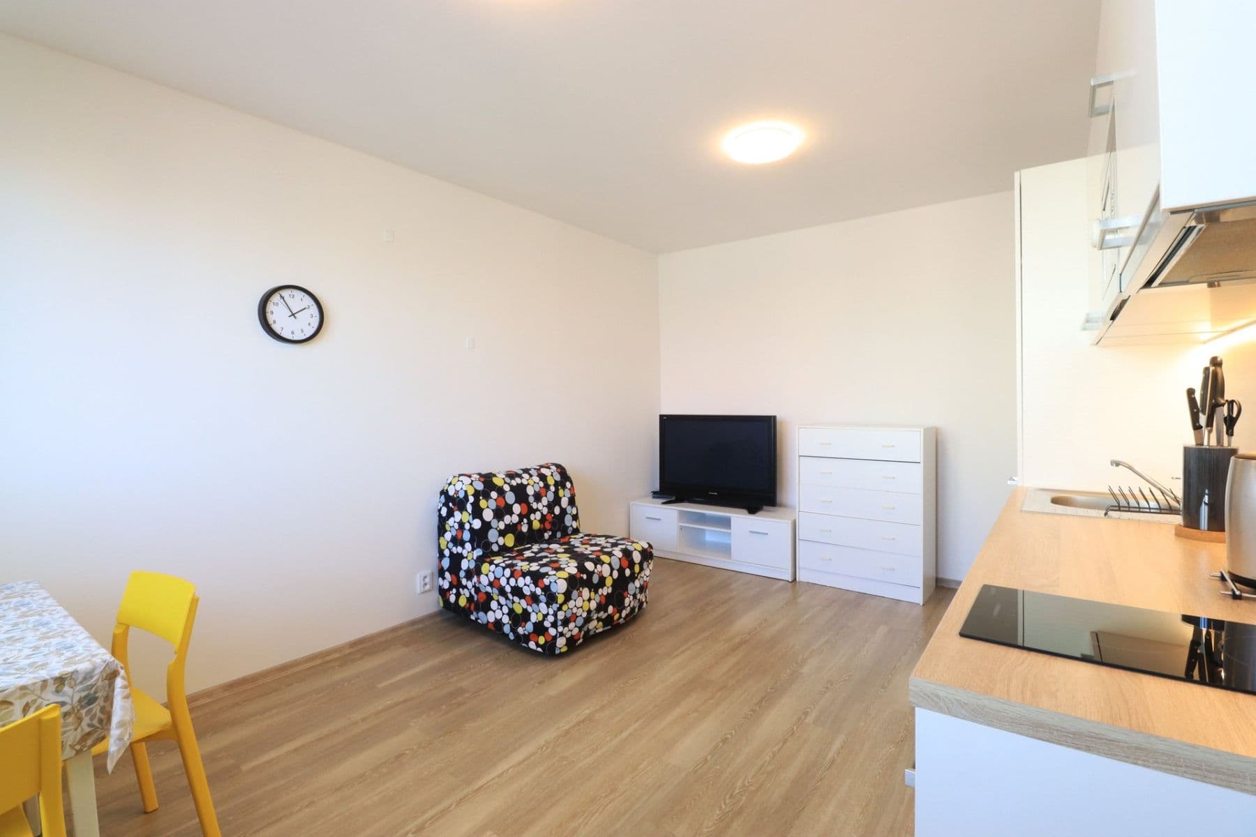 Pronájem bytu 2+kk 37 m², Topolová, Praha, Praha Pronájem bytu 2+kk 37 m², Topolová, Praha, Praha