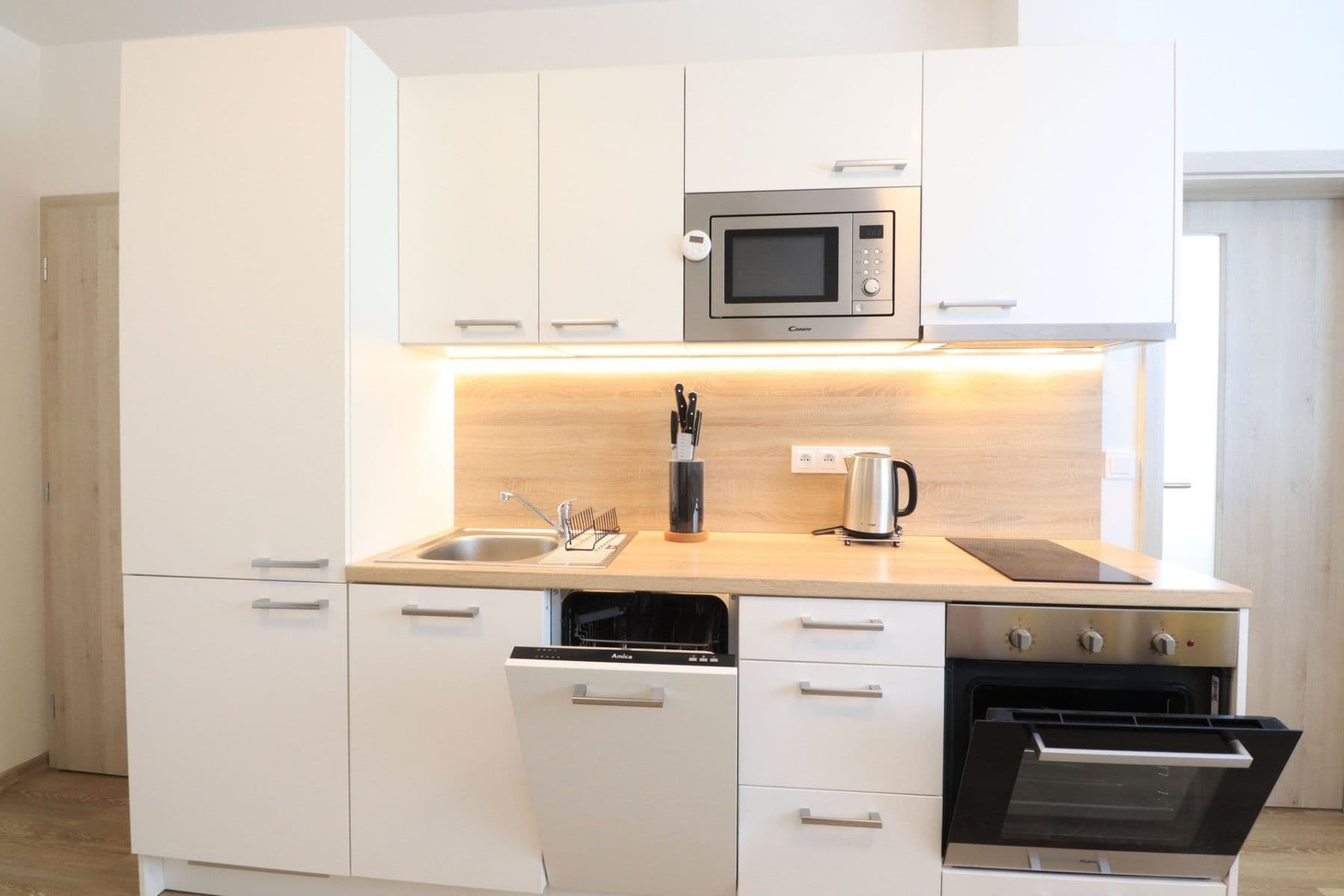 Pronájem bytu 2+kk 37 m², Topolová, Praha, Praha Pronájem bytu 2+kk 37 m², Topolová, Praha, Praha