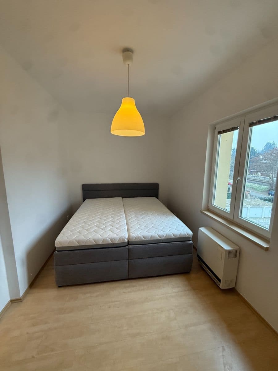 Pronájem bytu 2+1 65 m², Zdeňka Lhoty, Černošice, Středočeský kraj Pronájem bytu 2+1 65 m², Zdeňka Lhoty, Černošice, Středočeský kraj