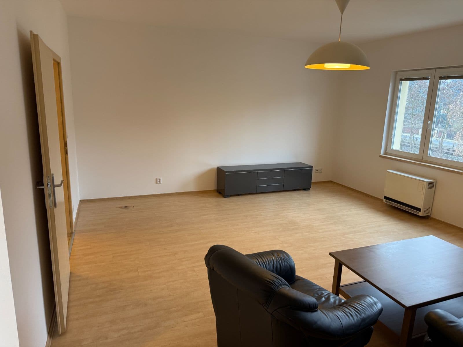 Pronájem bytu 2+1 65 m², Zdeňka Lhoty, Černošice, Středočeský kraj Pronájem bytu 2+1 65 m², Zdeňka Lhoty, Černošice, Středočeský kraj