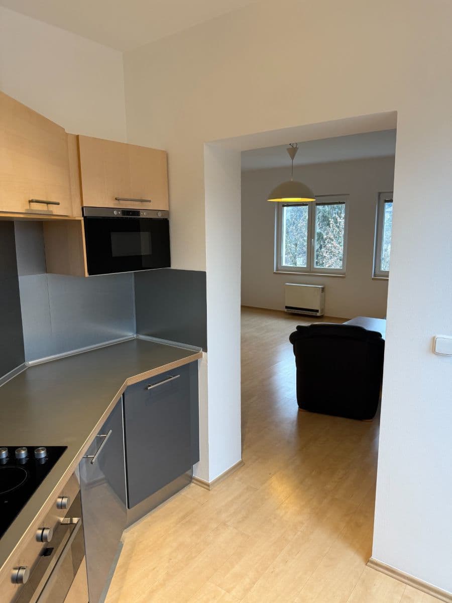 Pronájem bytu 2+1 65 m², Zdeňka Lhoty, Černošice, Středočeský kraj Pronájem bytu 2+1 65 m², Zdeňka Lhoty, Černošice, Středočeský kraj