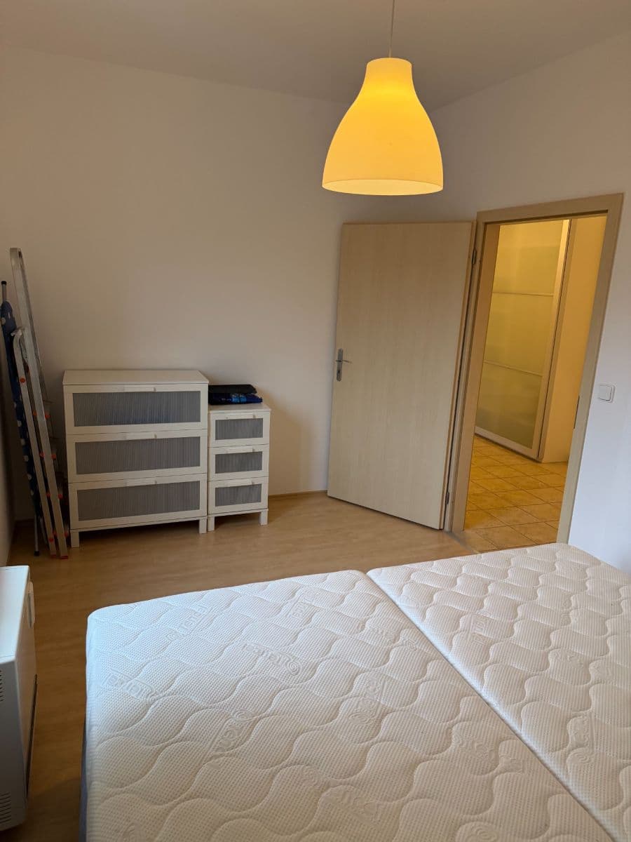 Pronájem bytu 2+1 65 m², Zdeňka Lhoty, Černošice, Středočeský kraj Pronájem bytu 2+1 65 m², Zdeňka Lhoty, Černošice, Středočeský kraj