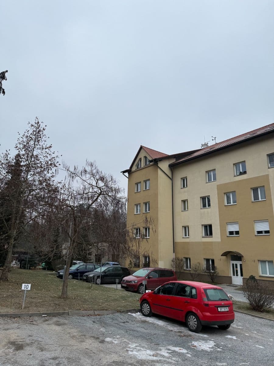 Pronájem bytu 2+1 65 m², Zdeňka Lhoty, Černošice, Středočeský kraj Pronájem bytu 2+1 65 m², Zdeňka Lhoty, Černošice, Středočeský kraj
