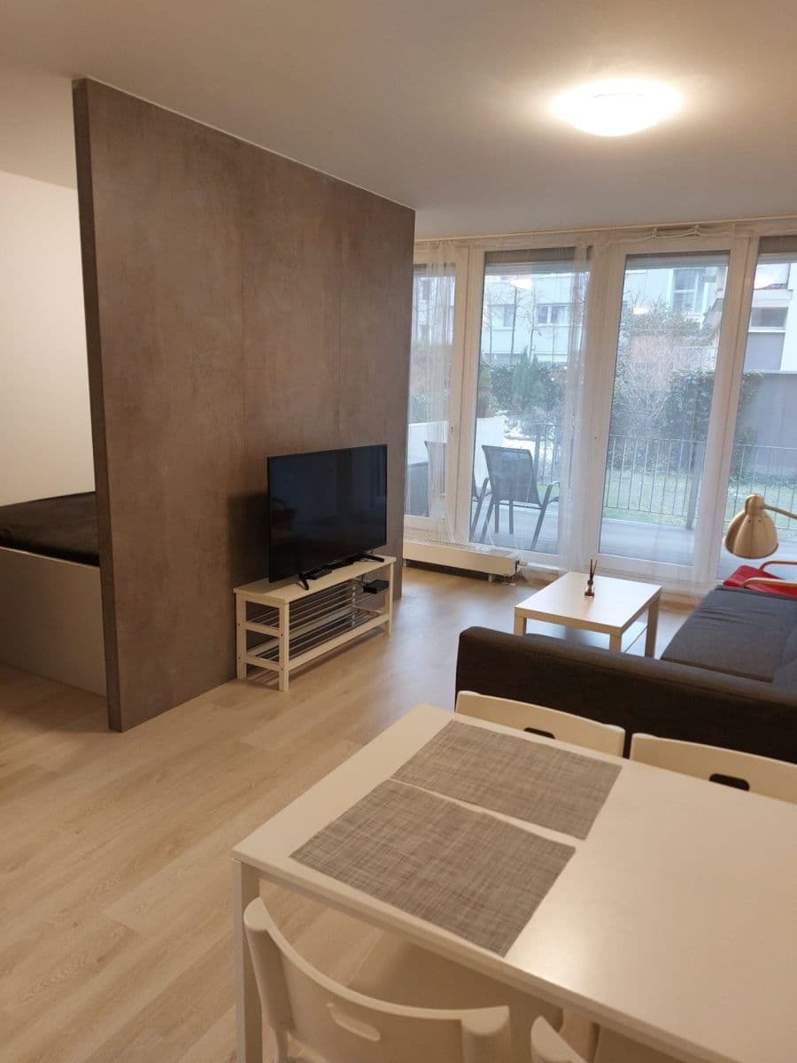 Pronájem bytu 1+kk 39 m², Na Vackově, Praha, Praha Pronájem bytu 1+kk 39 m², Na Vackově, Praha, Praha