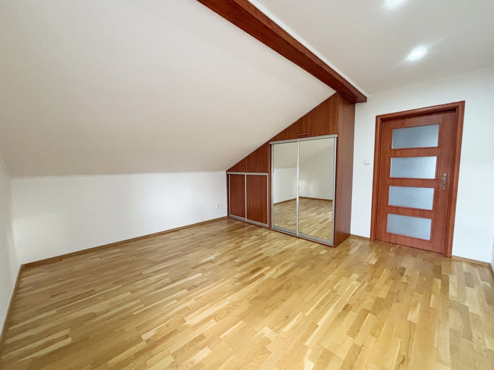 Pronájem domu 185 m², pozemek 640 m², Zaječí, Praha, Praha Pronájem domu 185 m², pozemek 640 m², Zaječí, Praha, Praha