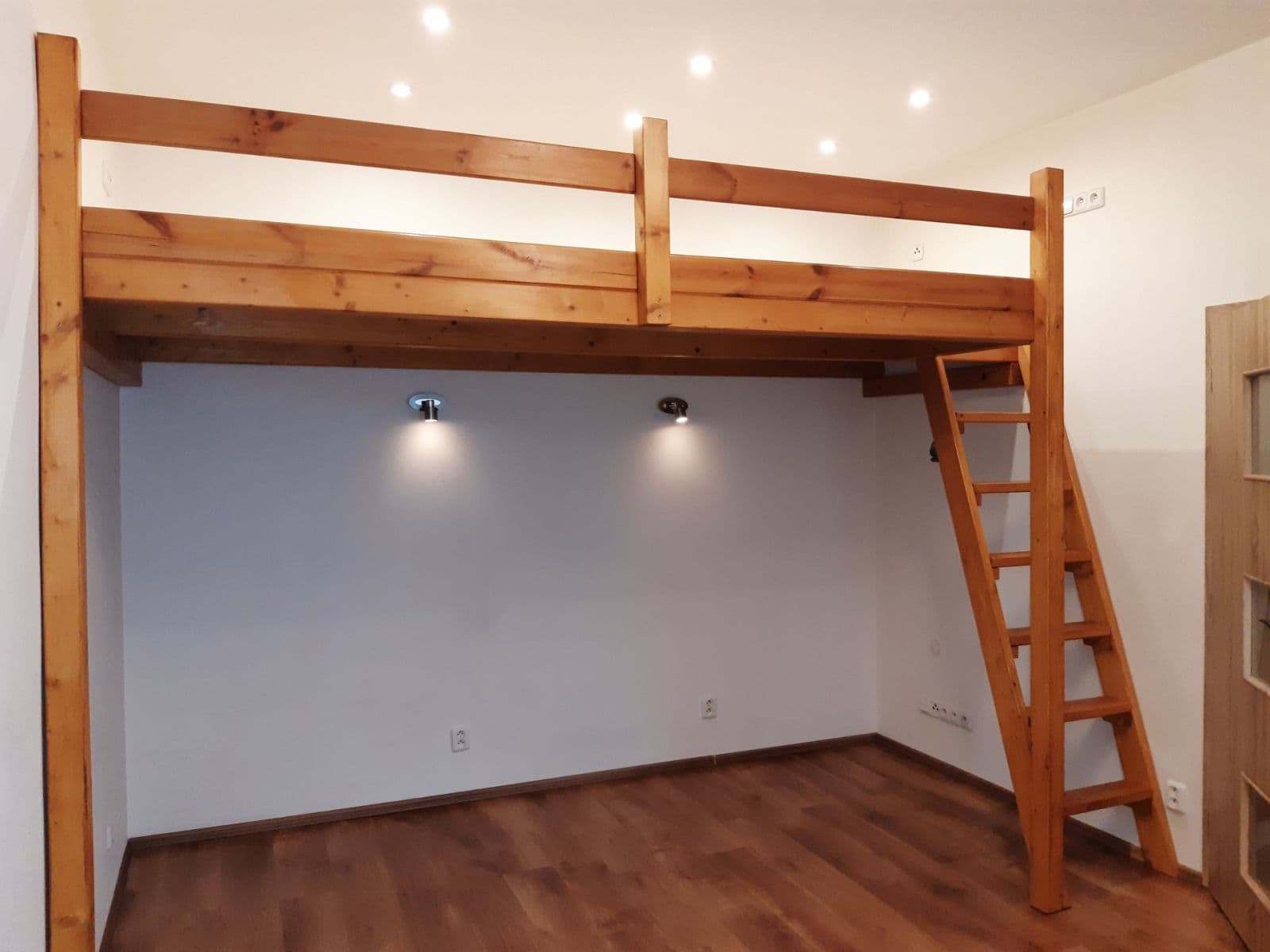 Pronájem bytu 1+kk 28 m², Plzeňská, Králův Dvůr, Středočeský kraj Pronájem bytu 1+kk 28 m², Plzeňská, Králův Dvůr, Středočeský kraj