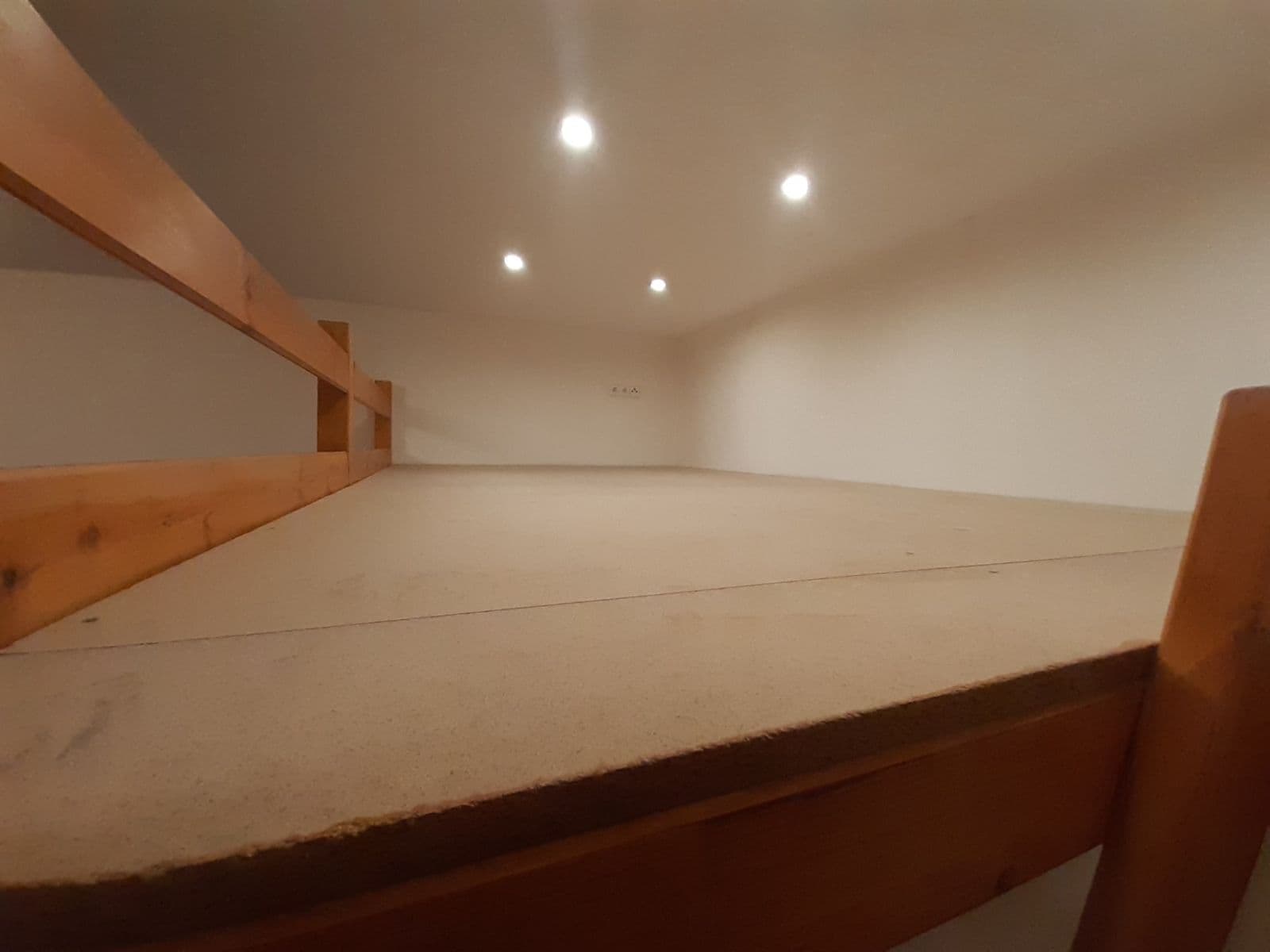 Pronájem bytu 1+kk 28 m², Plzeňská, Králův Dvůr, Středočeský kraj Pronájem bytu 1+kk 28 m², Plzeňská, Králův Dvůr, Středočeský kraj