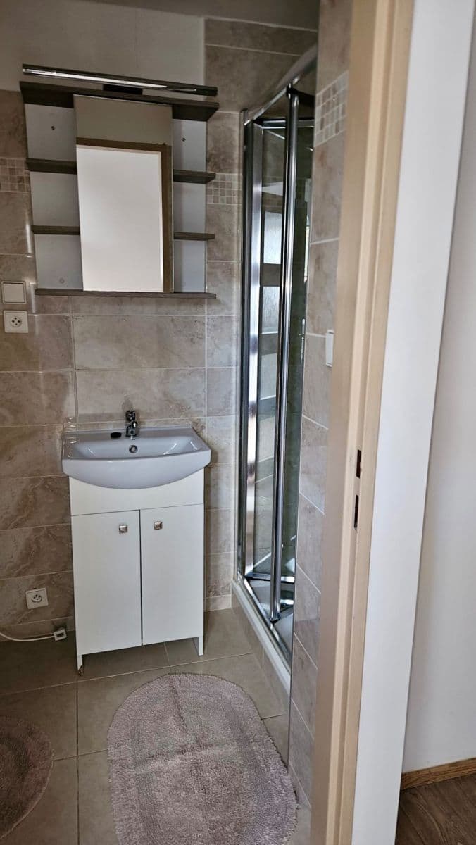 Pronájem bytu 2+kk 40 m², Lodní náměstí, Litoměřice, Ústecký kraj Pronájem bytu 2+kk 40 m², Lodní náměstí, Litoměřice, Ústecký kraj