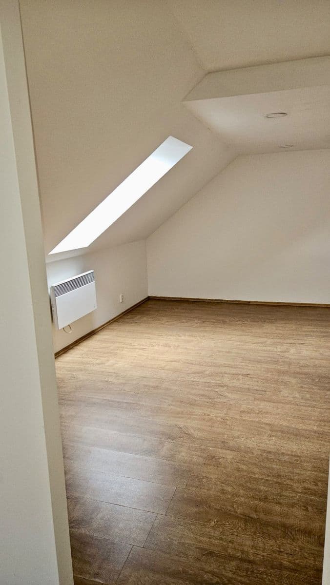 Pronájem bytu 2+kk 40 m², Lodní náměstí, Litoměřice, Ústecký kraj Pronájem bytu 2+kk 40 m², Lodní náměstí, Litoměřice, Ústecký kraj
