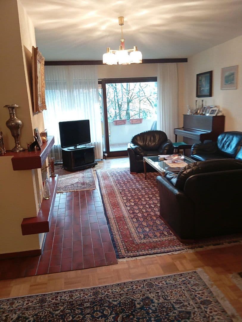 Prodej bytu 4+1 126 m², Wiesenau 30-32, Frankfurt, Hessen Prodej bytu 4+1 126 m², Wiesenau 30-32, Frankfurt, Hessen