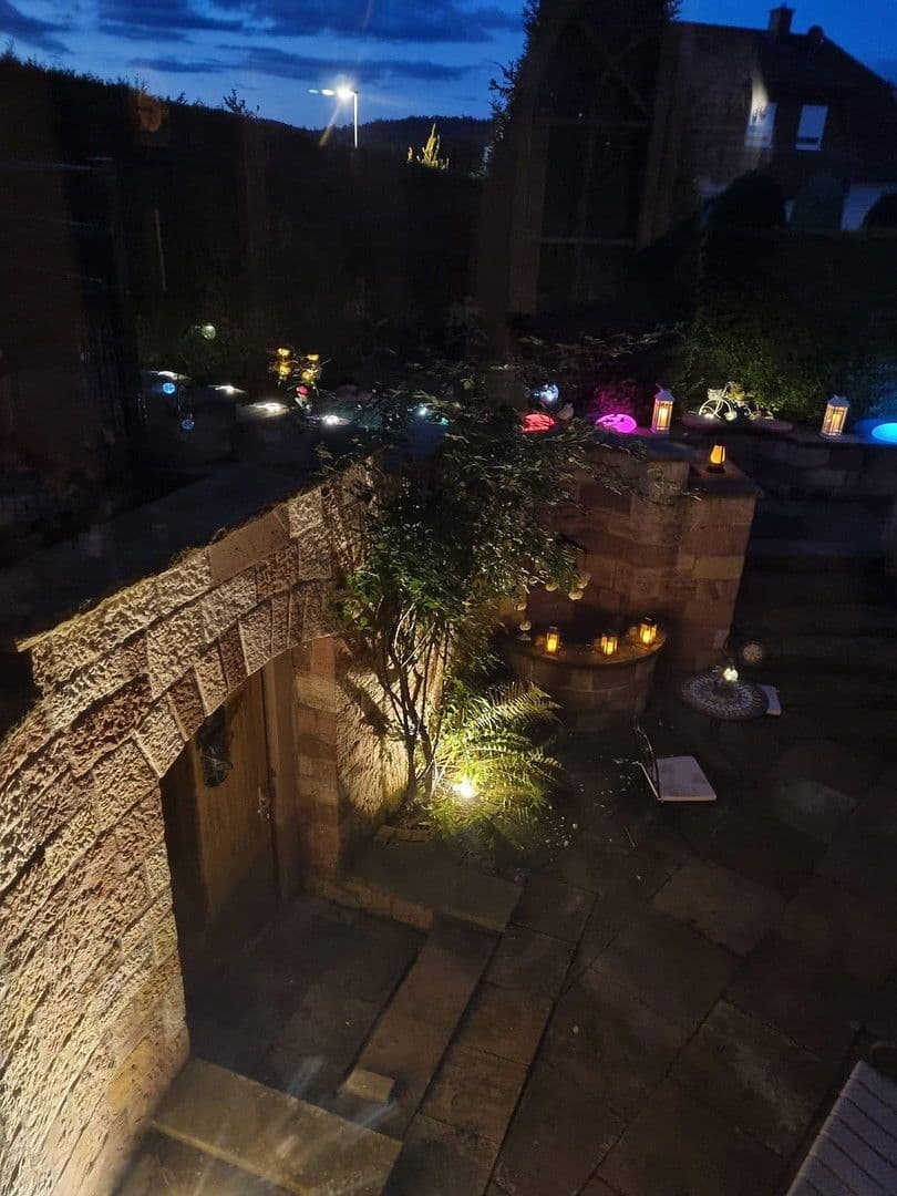 Prodej domu 317 m², pozemek 708 m², Flieden, Hessen Prodej domu 317 m², pozemek 708 m², Flieden, Hessen