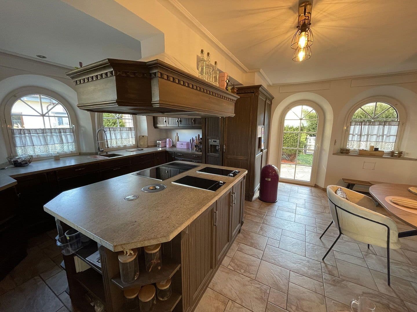 Prodej domu 317 m², pozemek 708 m², Flieden, Hessen Prodej domu 317 m², pozemek 708 m², Flieden, Hessen