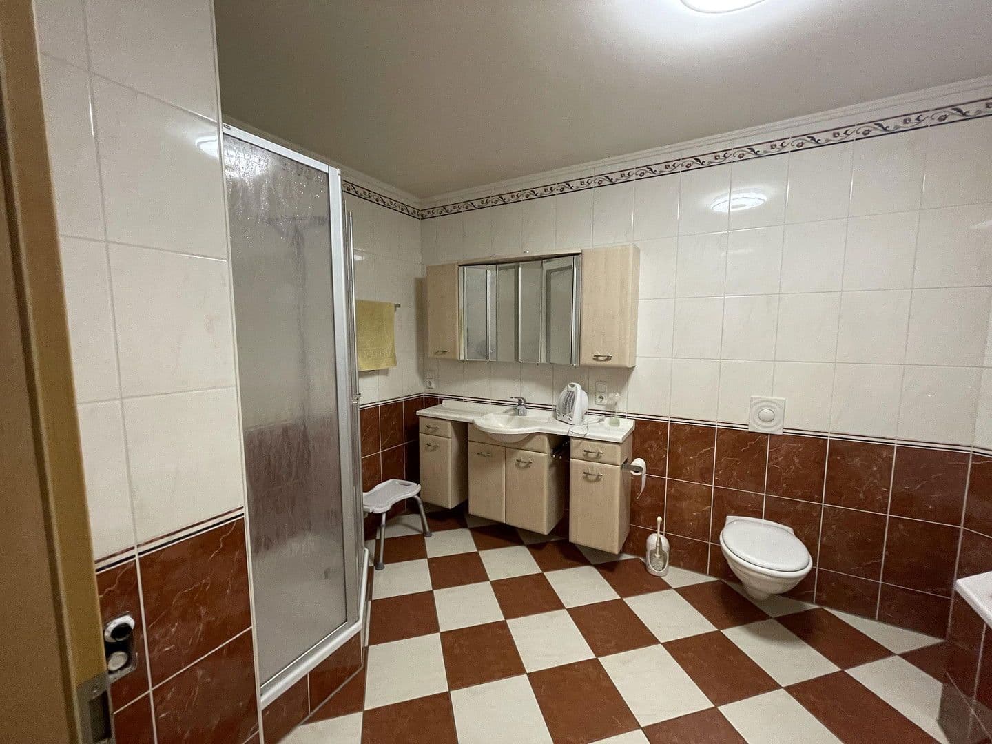 Prodej domu 317 m², pozemek 708 m², Flieden, Hessen Prodej domu 317 m², pozemek 708 m², Flieden, Hessen