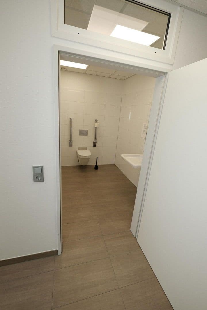 Pronájem kanceláře 112 m², Dortmund, Severní Porýní-Vestfálsko Pronájem kanceláře 112 m², Dortmund, Severní Porýní-Vestfálsko