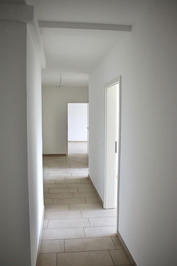 Pronájem bytu 5+1 164 m², Am Buchenbaum 21, Duisburg, Severní Porýní-Vestfálsko Pronájem bytu 5+1 164 m², Am Buchenbaum 21, Duisburg, Severní Porýní-Vestfálsko