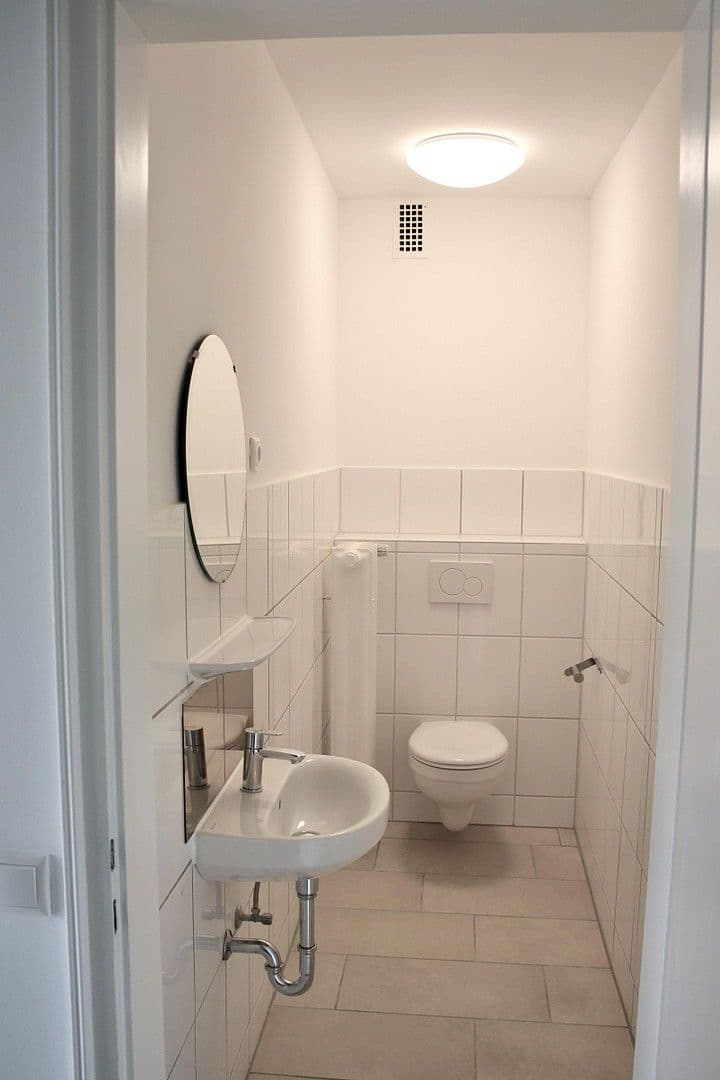 Pronájem bytu 5+1 164 m², Am Buchenbaum 21, Duisburg, Severní Porýní-Vestfálsko Pronájem bytu 5+1 164 m², Am Buchenbaum 21, Duisburg, Severní Porýní-Vestfálsko