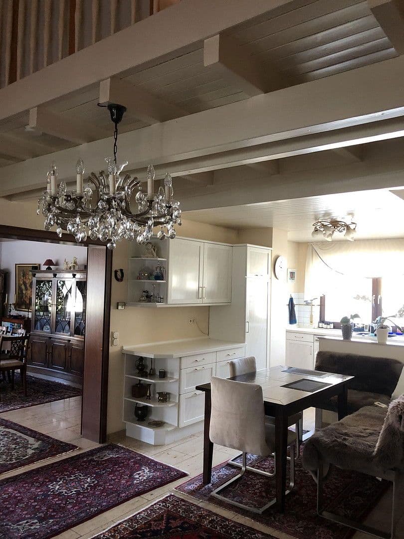 Prodej bytu 5+1 160 m², Rottenburg am Neckar, Bádensko-Württembersko Prodej bytu 5+1 160 m², Rottenburg am Neckar, Bádensko-Württembersko