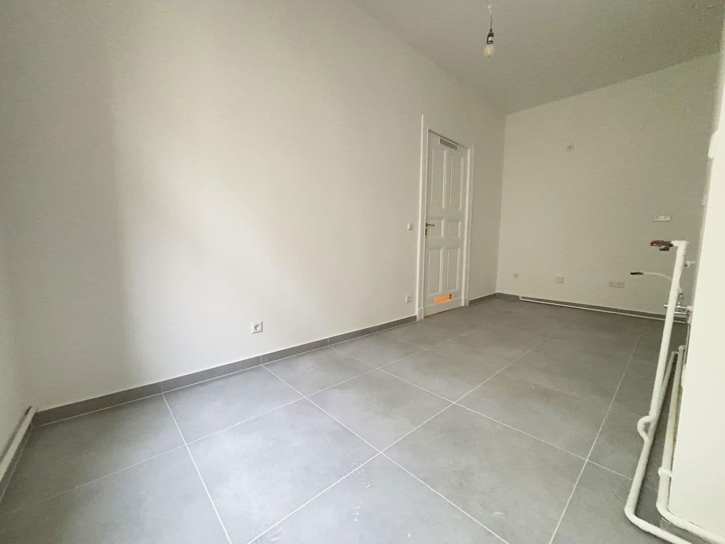 Prodej bytu 3+1 70 m², Gneisenaustraße 65, Berlin, Berlín Prodej bytu 3+1 70 m², Gneisenaustraße 65, Berlin, Berlín