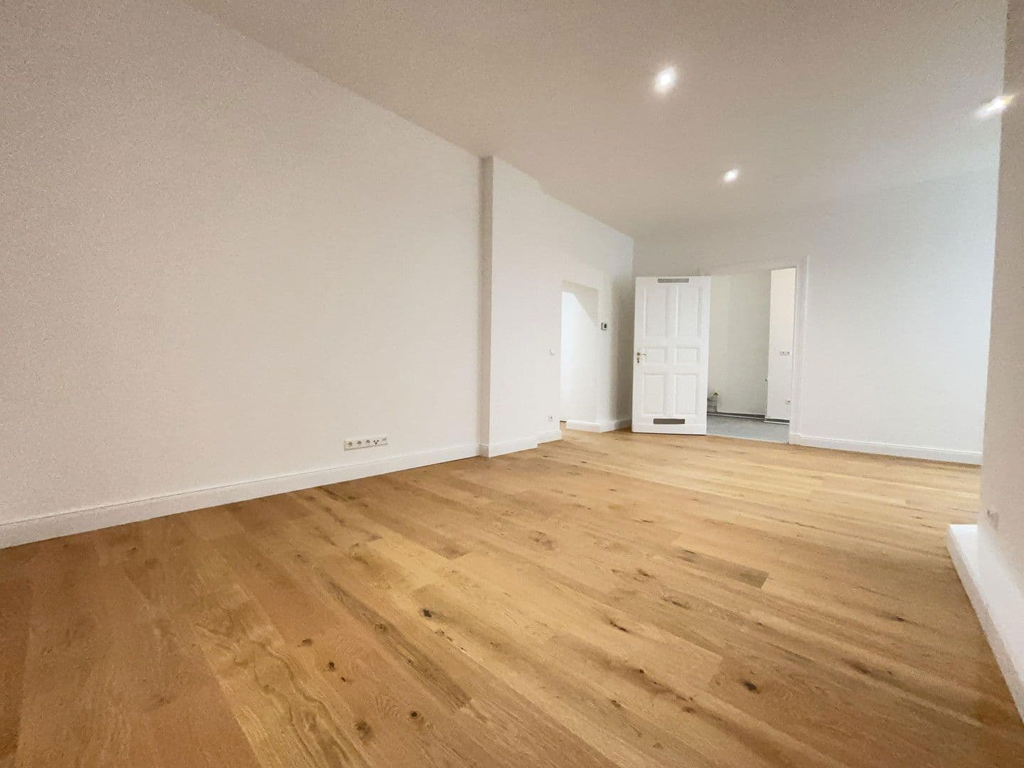 Prodej bytu 3+1 70 m², Gneisenaustraße 65, Berlin, Berlín Prodej bytu 3+1 70 m², Gneisenaustraße 65, Berlin, Berlín