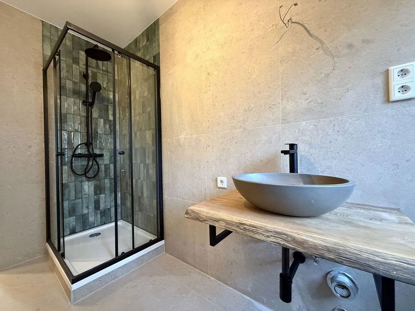 Prodej bytu 3+1 70 m², Berliner Straße 23, Bremen, Bremen Prodej bytu 3+1 70 m², Berliner Straße 23, Bremen, Bremen