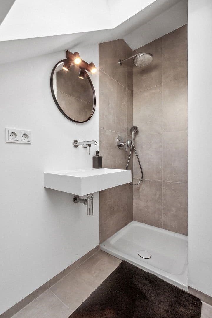 Prodej domu 135 m², pozemek 220 m², Kronberg im Taunus, Hessen Prodej domu 135 m², pozemek 220 m², Kronberg im Taunus, Hessen