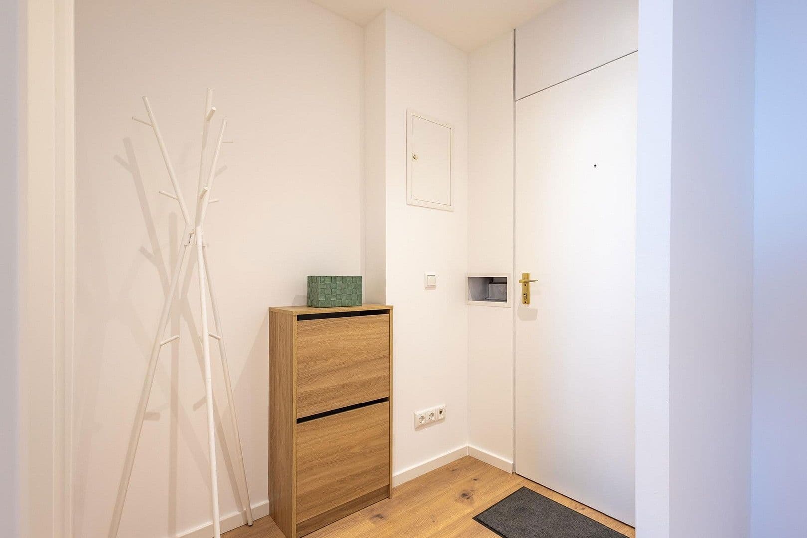 Pronájem bytu 1+1 33 m², Schleißheimer Str. 297, München, Bavorsko Pronájem bytu 1+1 33 m², Schleißheimer Str. 297, München, Bavorsko