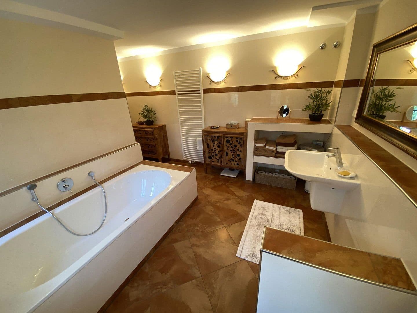 Prodej domu 480 m², pozemek 6.939 m², Egenhofen, Bavorsko Prodej domu 480 m², pozemek 6.939 m², Egenhofen, Bavorsko